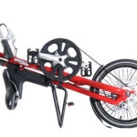 STRIDA SX Red Devil - 18 Zoll - Design Fahrrad - Design Faltrad - dreieckig - dreieckiges - Dreieckiges Faltrad - Eingang - einzigartiges Faltrad - Fahrrad - Faltbares Fahrrad - Faltbares Fahrrad kaufen - Faltbares Fahrräder kaufen - Faltrad - Faltrad-Shop - Falträder - Falträder kaufen - Geschäft - Kaufen - Klapprad - Klapprad kaufen - Leicht - neu - strida - Strida design Faltrad - sx - zu verkaufen - zusammenklappbares Fahrrad