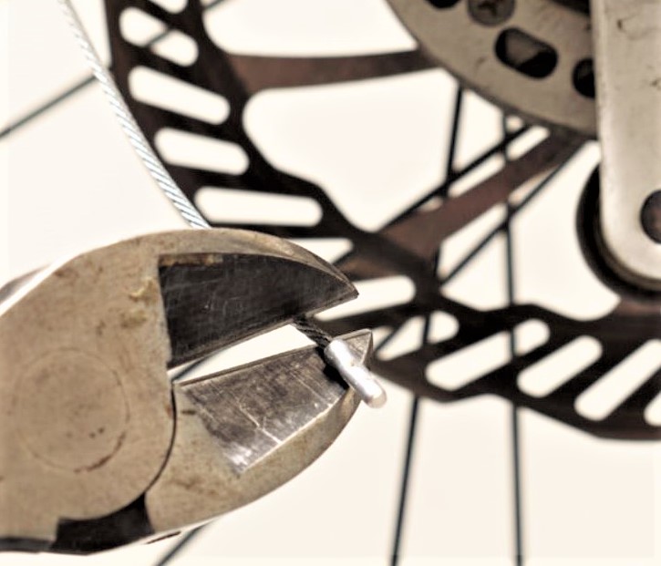 Come si sostituisce lo snodo sferico di una bici pieghevole STRIDA?